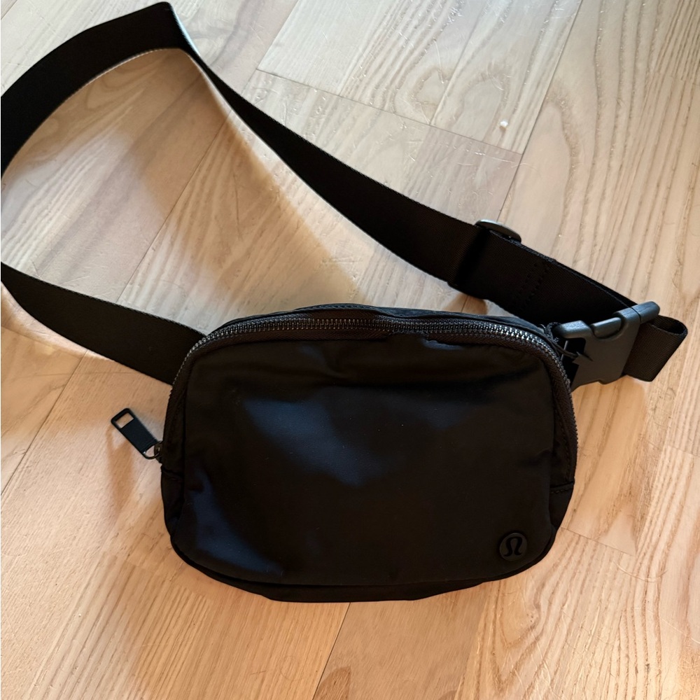 lululemon athletica Black Belt Bag